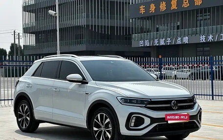 Volkswagen T-Roc I, 2024 год, 1 590 000 рублей, 3 фотография