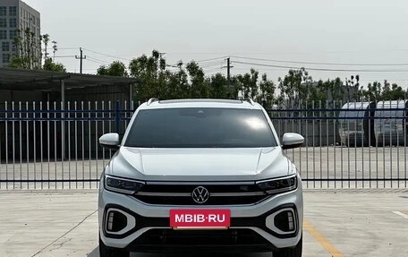 Volkswagen T-Roc I, 2024 год, 1 590 000 рублей, 2 фотография