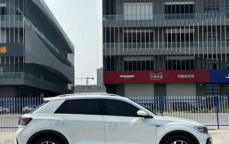 Volkswagen T-Roc I, 2024 год, 1 590 000 рублей, 7 фотография