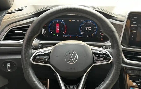 Volkswagen T-Roc I, 2024 год, 1 590 000 рублей, 15 фотография