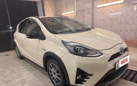 Toyota Aqua I, 2017 год, 700 000 рублей, 2 фотография