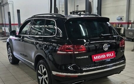 Volkswagen Touareg III, 2018 год, 2 950 000 рублей, 2 фотография