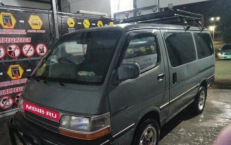 Toyota HiAce H100, 1993 год, 930 000 рублей, 3 фотография