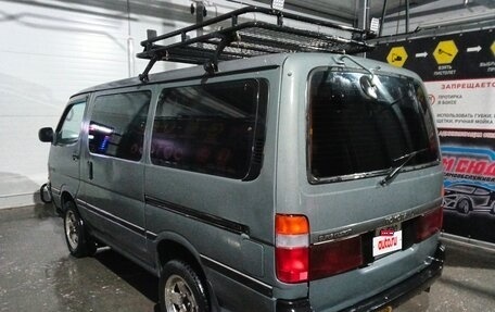 Toyota HiAce H100, 1993 год, 930 000 рублей, 4 фотография