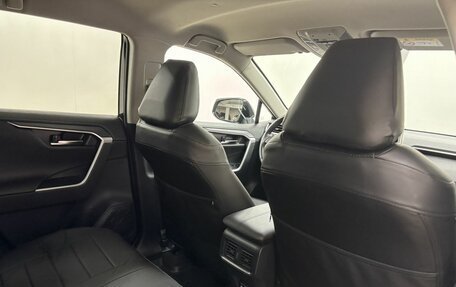 Toyota RAV4, 2020 год, 3 350 000 рублей, 13 фотография