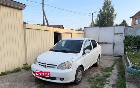 Toyota Platz, 2003 год, 320 000 рублей, 2 фотография