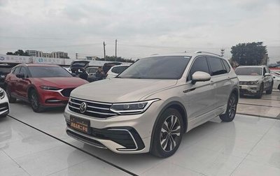 Volkswagen Tiguan II, 2022 год, 2 250 000 рублей, 1 фотография