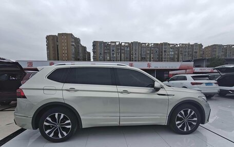 Volkswagen Tiguan II, 2022 год, 2 250 000 рублей, 8 фотография