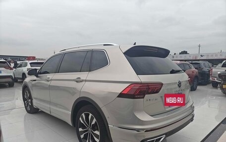 Volkswagen Tiguan II, 2022 год, 2 250 000 рублей, 5 фотография