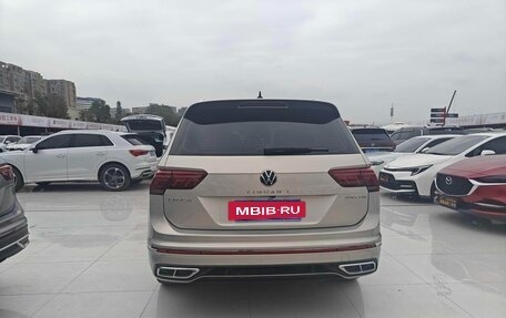 Volkswagen Tiguan II, 2022 год, 2 250 000 рублей, 6 фотография