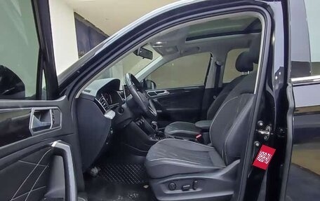 Volkswagen Tiguan II, 2022 год, 2 325 000 рублей, 2 фотография
