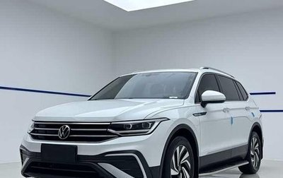Volkswagen Tiguan II, 2023 год, 2 550 000 рублей, 1 фотография