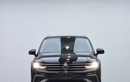 Volkswagen Tiguan II, 2022 год, 2 325 000 рублей, 14 фотография