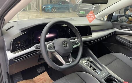 Volkswagen Golf VIII, 2022 год, 1 670 000 рублей, 8 фотография