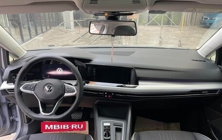 Volkswagen Golf VIII, 2022 год, 1 670 000 рублей, 17 фотография