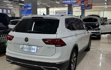 Volkswagen Tiguan II, 2023 год, 2 740 000 рублей, 7 фотография