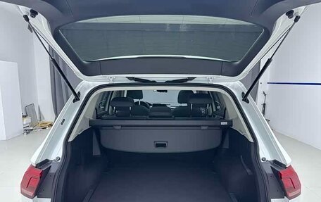 Volkswagen Tiguan II, 2023 год, 2 550 000 рублей, 8 фотография