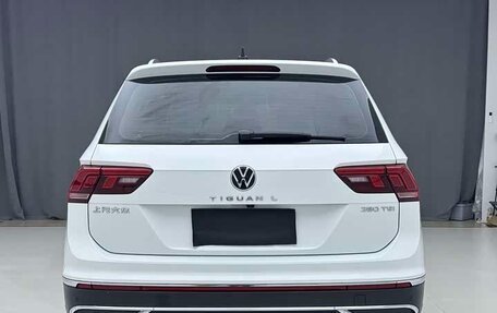 Volkswagen Tiguan II, 2023 год, 2 550 000 рублей, 11 фотография