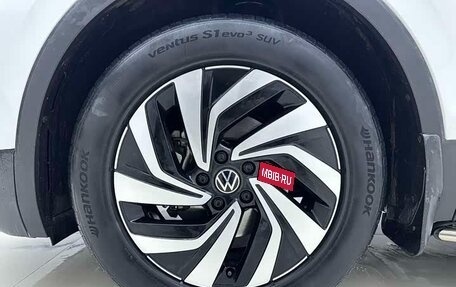 Volkswagen Tiguan II, 2023 год, 2 550 000 рублей, 24 фотография