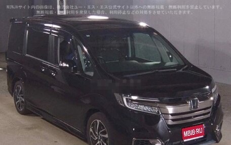 Honda Stepwgn IV, 2019 год, 1 850 000 рублей, 1 фотография