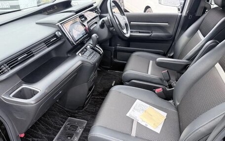 Honda Stepwgn IV, 2019 год, 1 850 000 рублей, 6 фотография