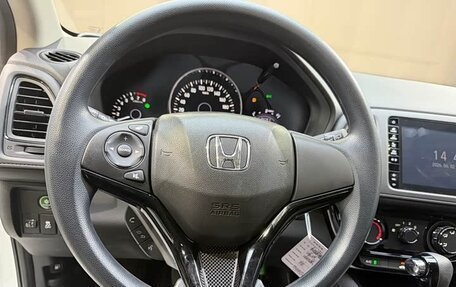 Honda Vezel, 2022 год, 1 650 000 рублей, 12 фотография