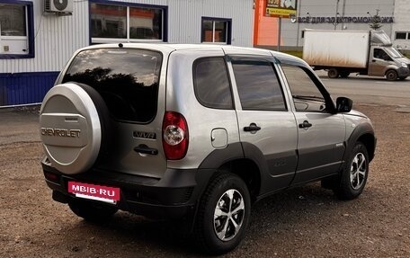 Chevrolet Niva I рестайлинг, 2015 год, 595 000 рублей, 4 фотография