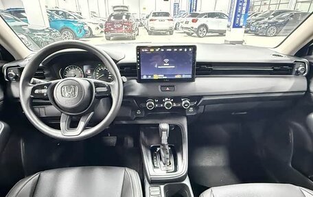 Honda Vezel, 2023 год, 1 860 000 рублей, 2 фотография