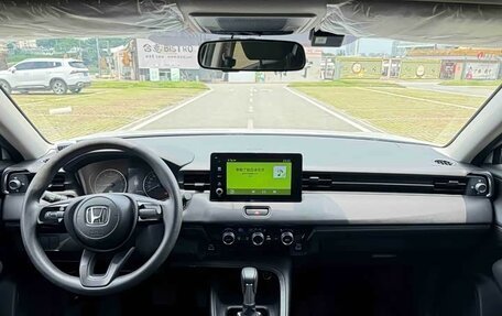 Honda Vezel, 2022 год, 1 650 000 рублей, 2 фотография