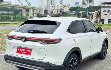 Honda Vezel, 2022 год, 1 650 000 рублей, 7 фотография