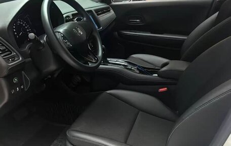 Honda Vezel, 2022 год, 1 590 000 рублей, 10 фотография