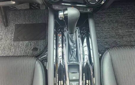 Honda Vezel, 2022 год, 1 590 000 рублей, 8 фотография