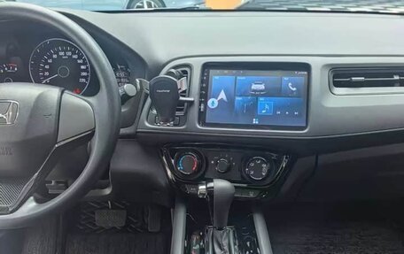 Honda Vezel, 2022 год, 1 590 000 рублей, 6 фотография