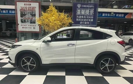 Honda Vezel, 2022 год, 1 590 000 рублей, 13 фотография