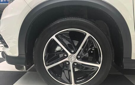Honda Vezel, 2022 год, 1 590 000 рублей, 19 фотография