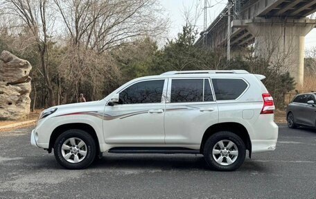Toyota Land Cruiser Prado 150 рестайлинг 2, 2015 год, 3 580 000 рублей, 5 фотография