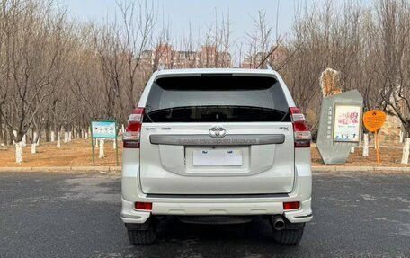 Toyota Land Cruiser Prado 150 рестайлинг 2, 2015 год, 3 580 000 рублей, 7 фотография
