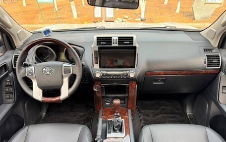 Toyota Land Cruiser Prado 150 рестайлинг 2, 2015 год, 3 580 000 рублей, 11 фотография