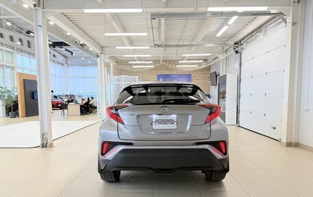 Toyota C-HR I рестайлинг, 2017 год, 1 899 000 рублей, 5 фотография