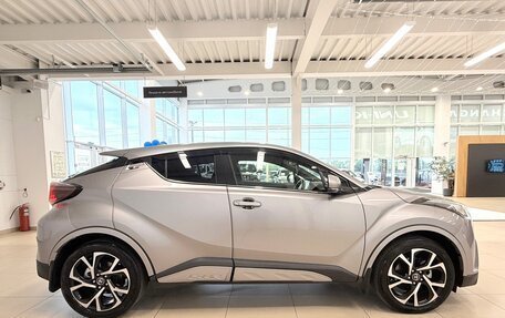 Toyota C-HR I рестайлинг, 2017 год, 1 899 000 рублей, 7 фотография