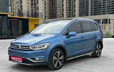 Volkswagen Touran III, 2023 год, 1 440 888 рублей, 1 фотография