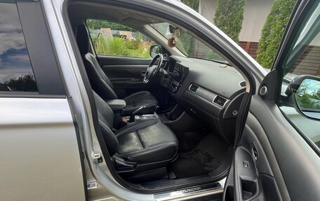 Mitsubishi Outlander III рестайлинг 3, 2015 год, 1 650 000 рублей, 14 фотография