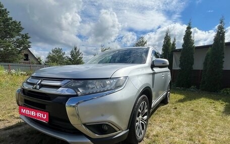Mitsubishi Outlander III рестайлинг 3, 2015 год, 1 650 000 рублей, 5 фотография