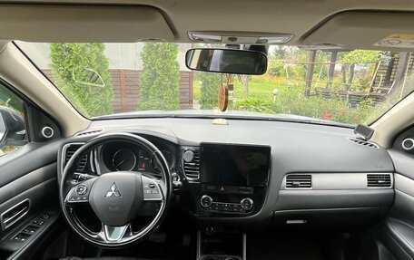 Mitsubishi Outlander III рестайлинг 3, 2015 год, 1 650 000 рублей, 21 фотография