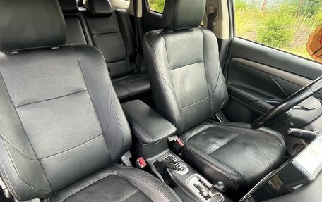 Mitsubishi Outlander III рестайлинг 3, 2015 год, 1 650 000 рублей, 26 фотография