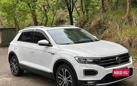 Volkswagen T-Roc I, 2022 год, 1 540 333 рублей, 3 фотография