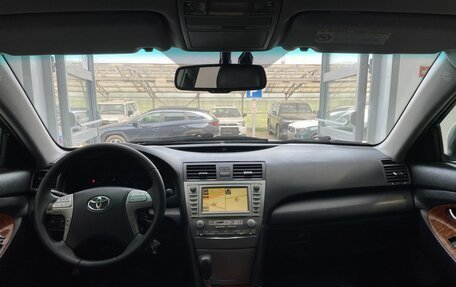 Toyota Camry, 2011 год, 1 220 000 рублей, 10 фотография