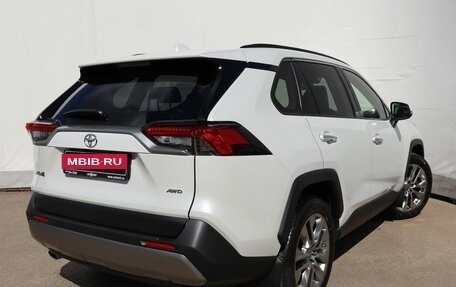 Toyota RAV4, 2022 год, 4 200 000 рублей, 6 фотография