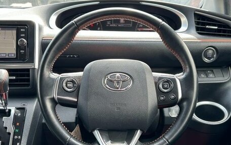 Toyota Sienta II, 2022 год, 1 100 000 рублей, 11 фотография