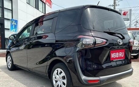 Toyota Sienta II, 2022 год, 1 100 000 рублей, 4 фотография